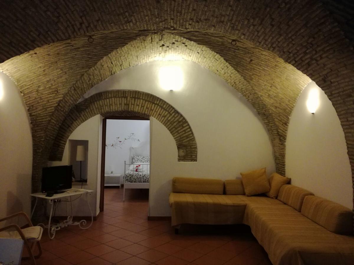 مبيت وإفطار Troia Svegliarsi Nei Borghi - La Patronale المظهر الخارجي الصورة