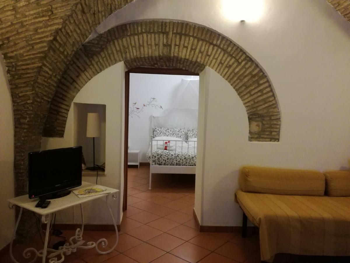 مبيت وإفطار Troia Svegliarsi Nei Borghi - La Patronale المظهر الخارجي الصورة